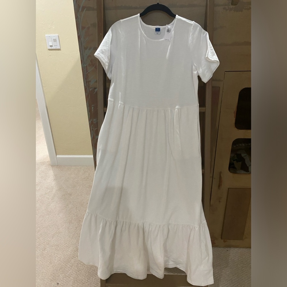 NEVER WORN Old Navy tiered maxi dress size M